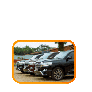 Automóviles formados en estacionamiento